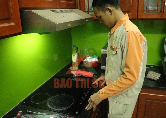 sua bep tu 05