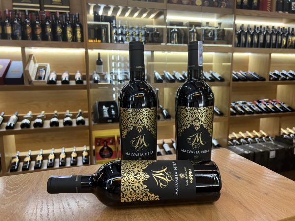 Ruou Vang Y M MALVASIA NERA
