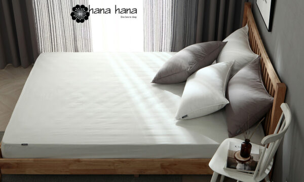 Plain mattresscover White1 600x361 1