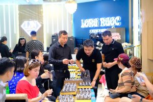 Về Long Ngọc Luxury kim cương thiên nhiên